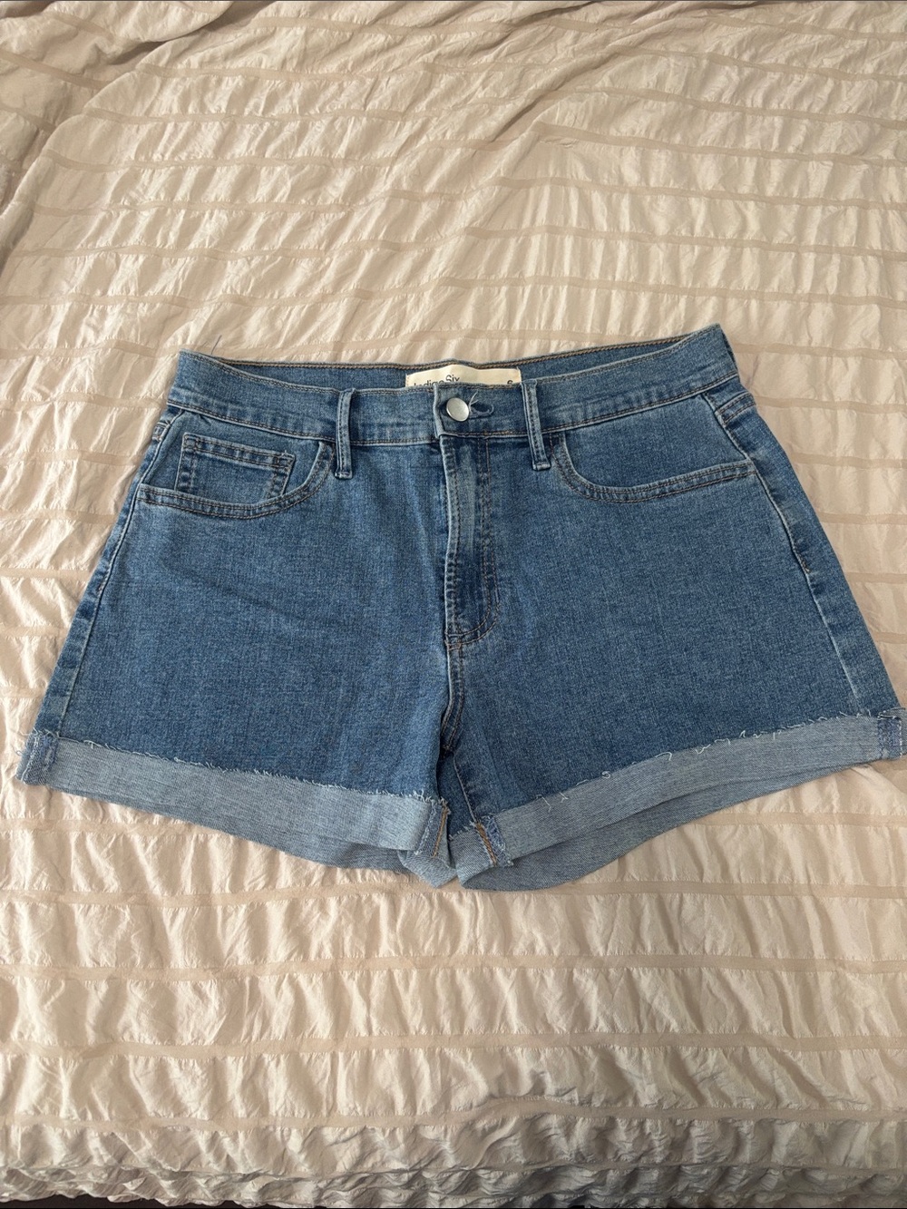 Indigo Six Scissor Cut Denim Shorts - Size 6 NWOT